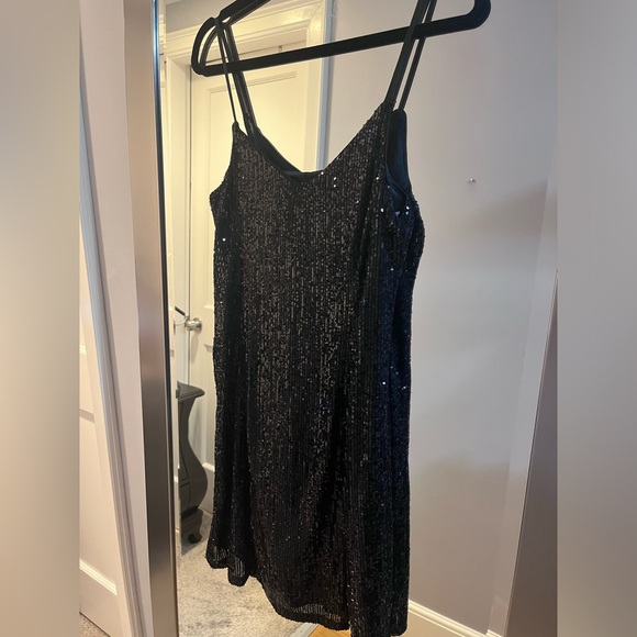 1.STATE Rich Black Sequined Mini Dress. Size 8 - Picture 3 of 7
